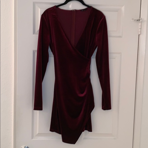BURGUNDY VELVET WRAP DRESS SIZE SMALL. AMAZING FIT - Picture 2 of 7